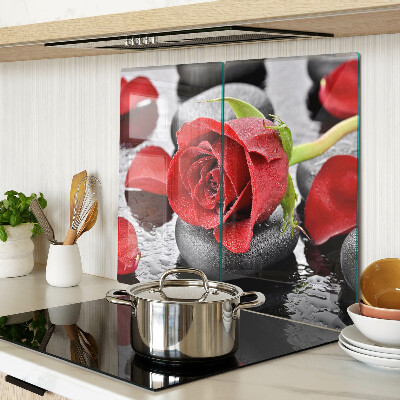 Snijplanken glas Roos op stenen met waterdruppels