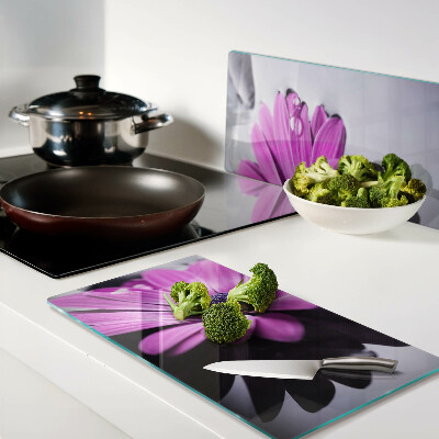 Snijplanken glas Paarse bloem met waterdruppels