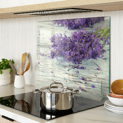 Snijplanken glas Lavendel op een houten achtergrond