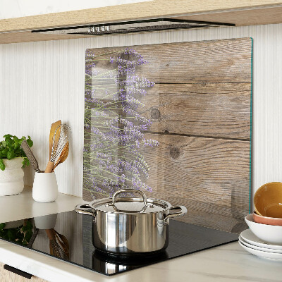 Snijplanken glas Lavendel op een houten achtergrond