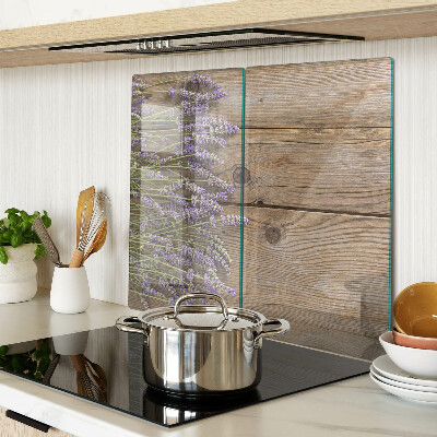 Snijplanken glas Lavendel op een houten achtergrond