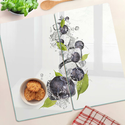 Snijplanken glas Pruimen in water met bladeren