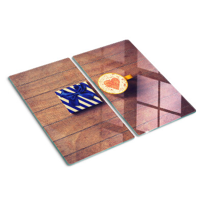 Glazen snijplanken Een cadeau met een hart op een kopje