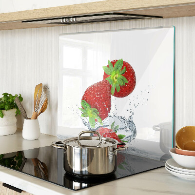 Snijplanken glas Aardbeien in water