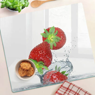Snijplanken glas Aardbeien in water