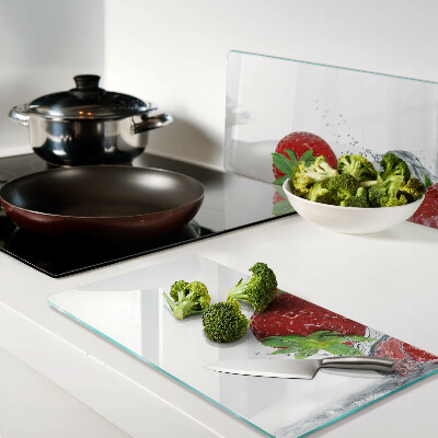 Snijplanken glas Aardbeien in water