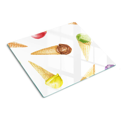 Snijplanken glas IJs in een wafelhoorntje