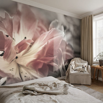 Vliesbehang fotobehang woonkamer met pastelkleurige bloemen als patroon