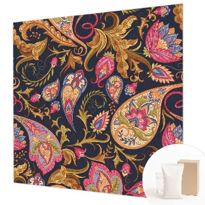 Vliesbehang fotobehang woonkamer met een kleurrijk paisley-patroon