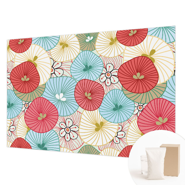 Behang met print met een bloemenpatroon