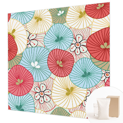 Behang met print met een bloemenpatroon
