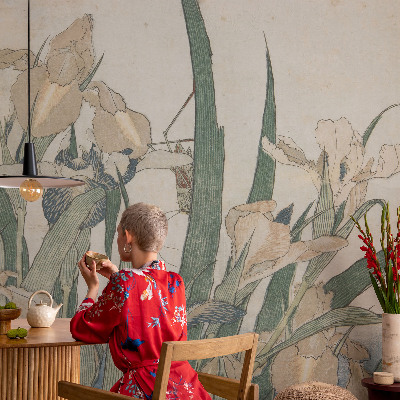 Fotobehang slaapkamer met delicate irissen als motief