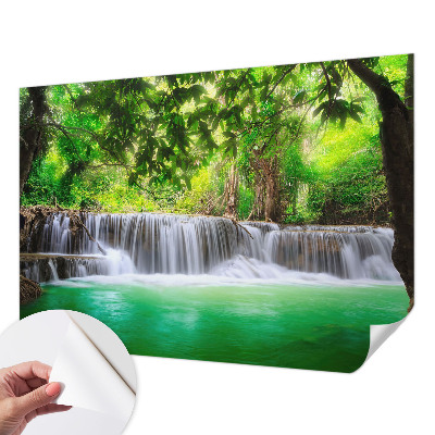 Zelfklevende behangsticker met afbeelding van een boswaterval