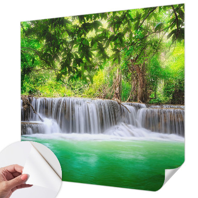 Zelfklevende behangsticker met afbeelding van een boswaterval