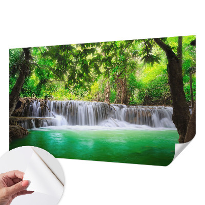 Zelfklevende behangsticker met afbeelding van een boswaterval