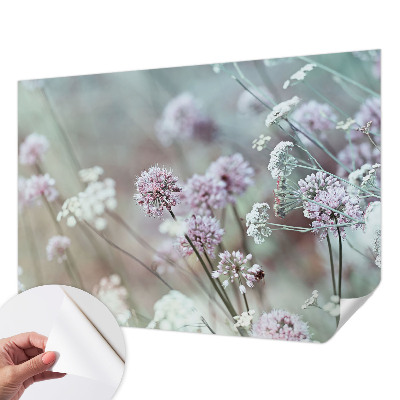 Foto behang voor de keuken met een patroon van wilde bloemen