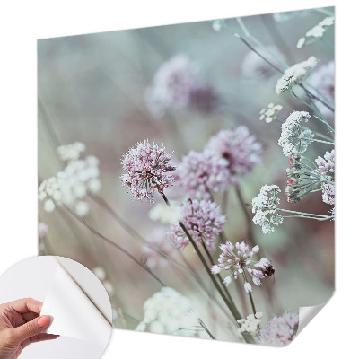 Foto behang voor de keuken met een patroon van wilde bloemen