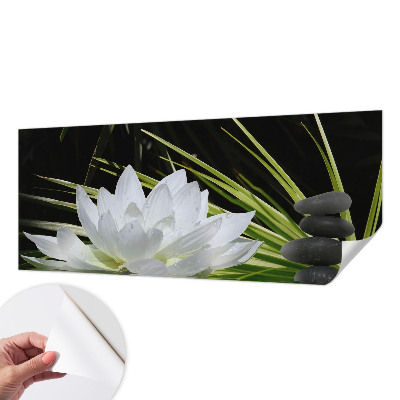 Zelfklevend fotobehang op maat met een mediterende lelie als motief
