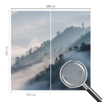 Fotobehang voor de kinderkamer met een mistig landschap als decor