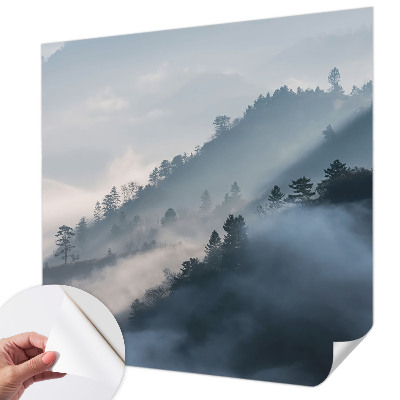Fotobehang voor de kinderkamer met een mistig landschap als decor