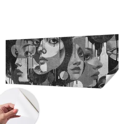 Foto behang voor de keuken met illustratieve vrouwengezichten als patroon