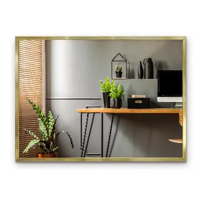 Elegante spiegel met gouden rand