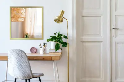 Elegante spiegel met gouden rand