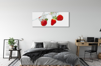 Canvas doek foto Water aardbei op witte achtergrond