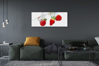 Canvas doek foto Water aardbei op witte achtergrond