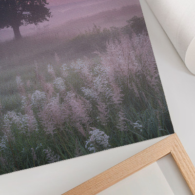 Wandposter Eenzame boom in de mist, pastelkleuren van de hemel.