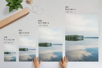 Decoratieve poster met weerspiegeling van bomen in rustig water