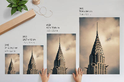 Poster Een elegante toren, visuele symmetrie en een rijkdom aan architectonische vormen.