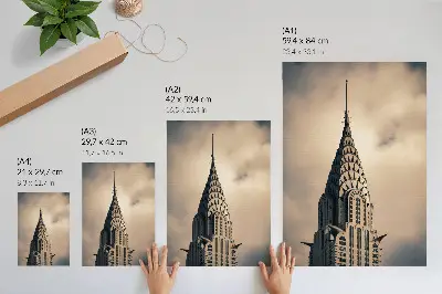 Poster elegante toren met visuele symmetrie en rijke architectonische vormen