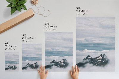 Poster Bergtoppen in de mist, rust, elegantie