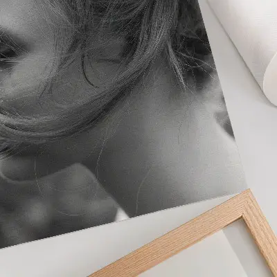Decoratieve poster zwart-wit portret met thema emoties, subtiliteit en elegantie