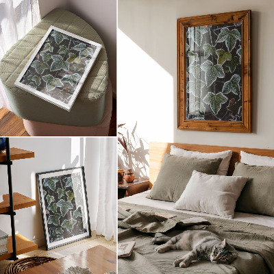 Decoratieve poster Groene bladeren met witte rijp aan de randen.