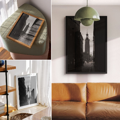 Decoratieve poster Zwart-witte straat met een toren in het monumentale centrum