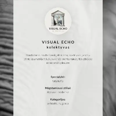 Poster vrouw tegen een achtergrond van de zee in heldere, minimalistische kleuren