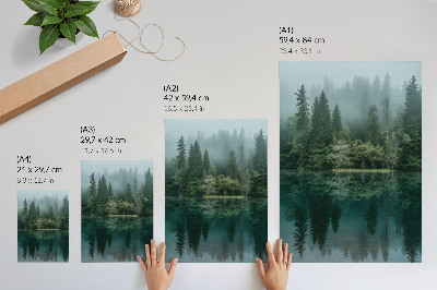 Wandposter Groene bosdiepten, mist die zich weerspiegelt in het water