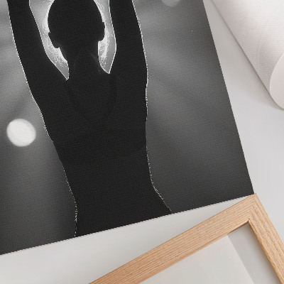 Decoratieve poster Een krachtig silhouet tegen de lichtstralen.