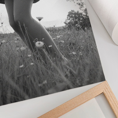 Wandposter Een zwart-witfoto van een weide vol harmonie en rust.