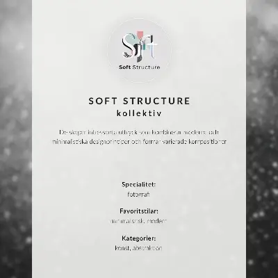 Poster een surfer die over het strand loopt met een surfplank