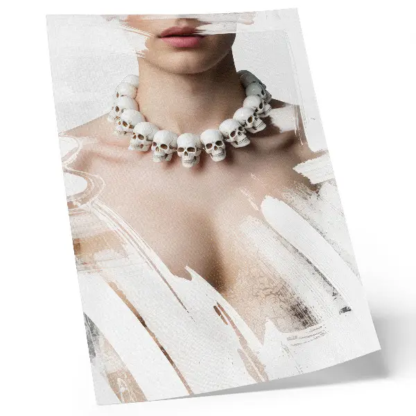 Poster met een artistiek contrast van een schedelketting in moderne stijl