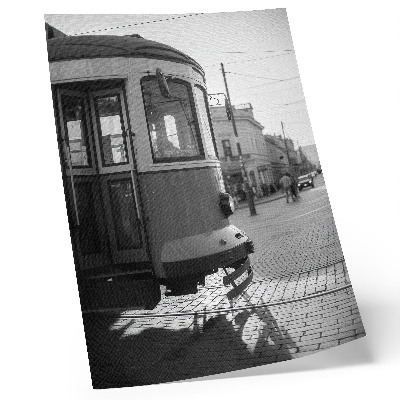 Poster Zwart-witte tram in het stadscentrum