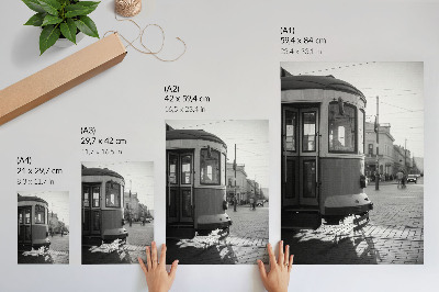 Poster Zwart-witte tram in het stadscentrum