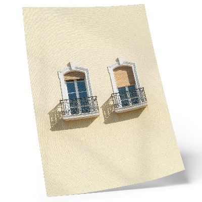 Poster Crèmekleurige gevel, zwart-witte ramen, klassieke stijl