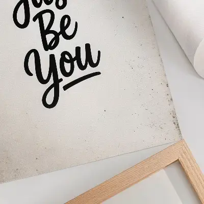 Decoratieve poster met thema minimalisme, elegantie en motivatie in zwart-witcontrast