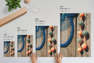 Poster Kleurrijke boeien, houten muur, maritieme accenten