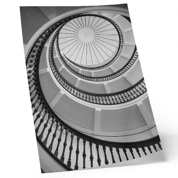 Zwart-witte poster van een wenteltrap modern en elegant design