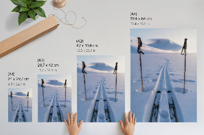 Wandposter Witte besneeuwde hemel, silhouet van bergen
